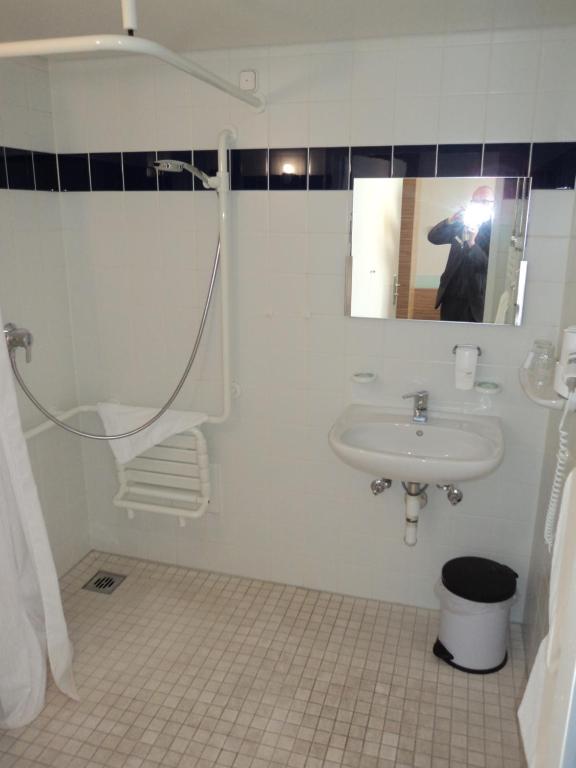 Willow Hotel Restaurant - Double Room - Disability Access