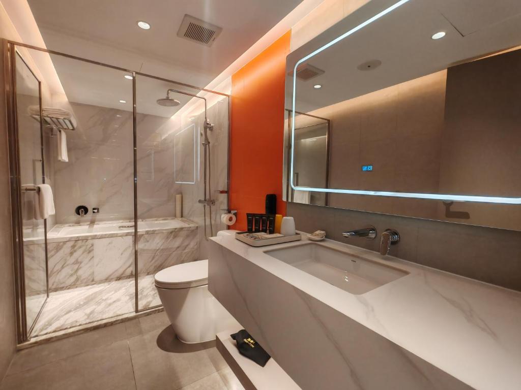 Koupelna v ubytování Hotel Beverly Plaza