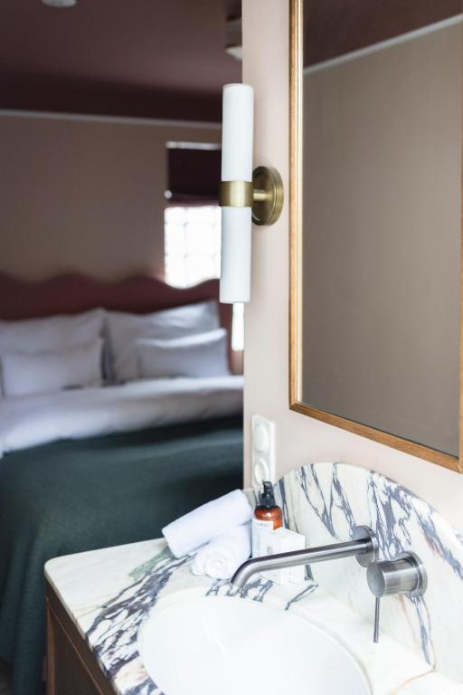 Clemonte Hotel - Your Reception-less Boutique Hideaway - 8