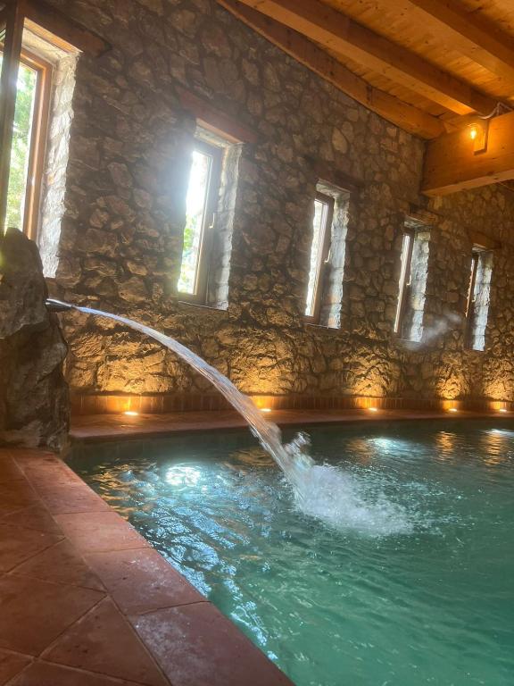 Bazén v ubytování Hotel Kulla e Arte nebo v jeho okolí
