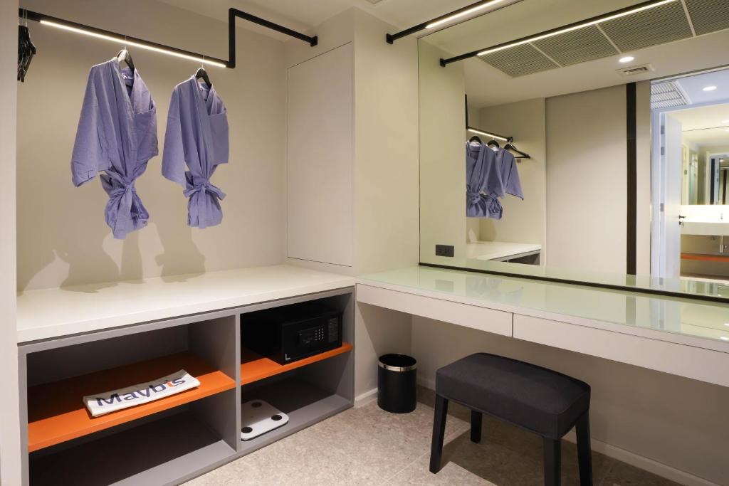 Koupelna v ubytování Maybis Hotel