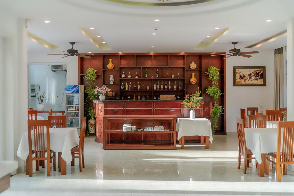 Lounge nebo bar v ubytování Hoi An Palmy Villa