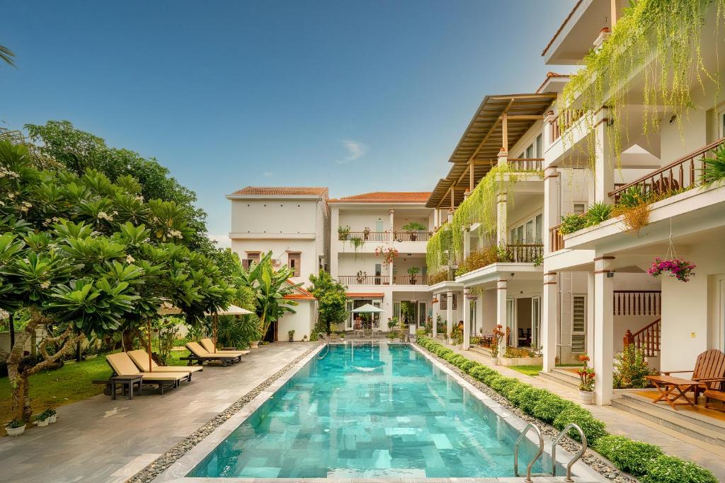 Bazén v ubytování Hoi An Palmy Villa nebo v jeho okolí