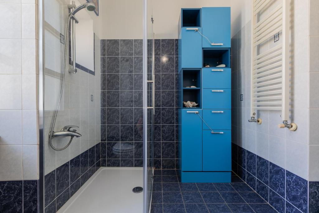 A bathroom at San Salvario Family Apartment by Wonderful Italy
