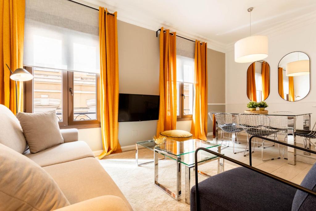 Apolo en Madrid - Three-Bedroom Apartment V