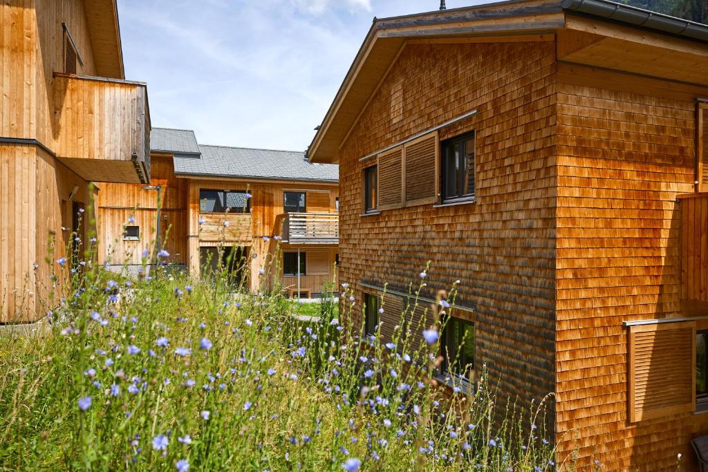 Taman di luar Chalet-Resort Montafon