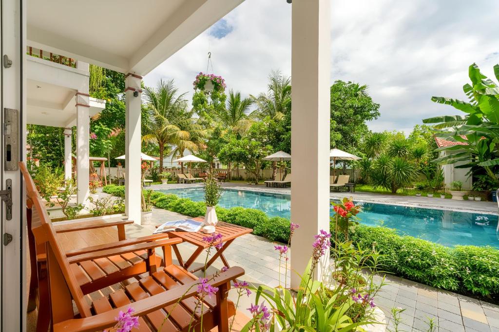 Bazén v ubytování Hoi An Palmy Villa nebo v jeho okolí