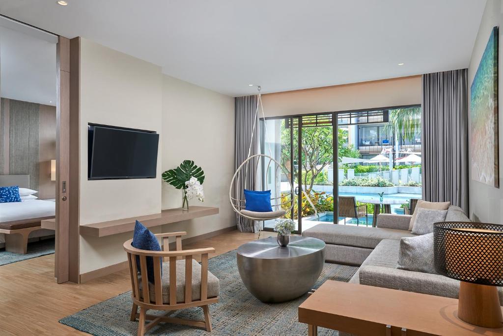 Renaissance Pattaya Resort & Spa - Family Suite With Pool Access
