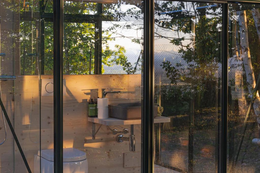 Fotografie z fotogalerie ubytování Vivi la Magia di Bisdalù - Dormi nella Stanza nel Bosco, Ammira le Stelle e Rilassati con l'Area Benessere e Colazione v destinaci Peveragno