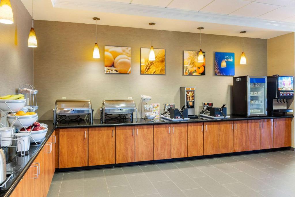 Comfort Suites Lancaster Amish Country photo