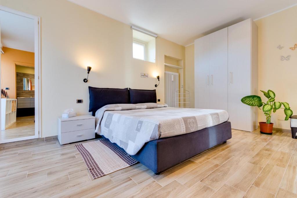 A bed or beds in a room at Pacifico Turin studio