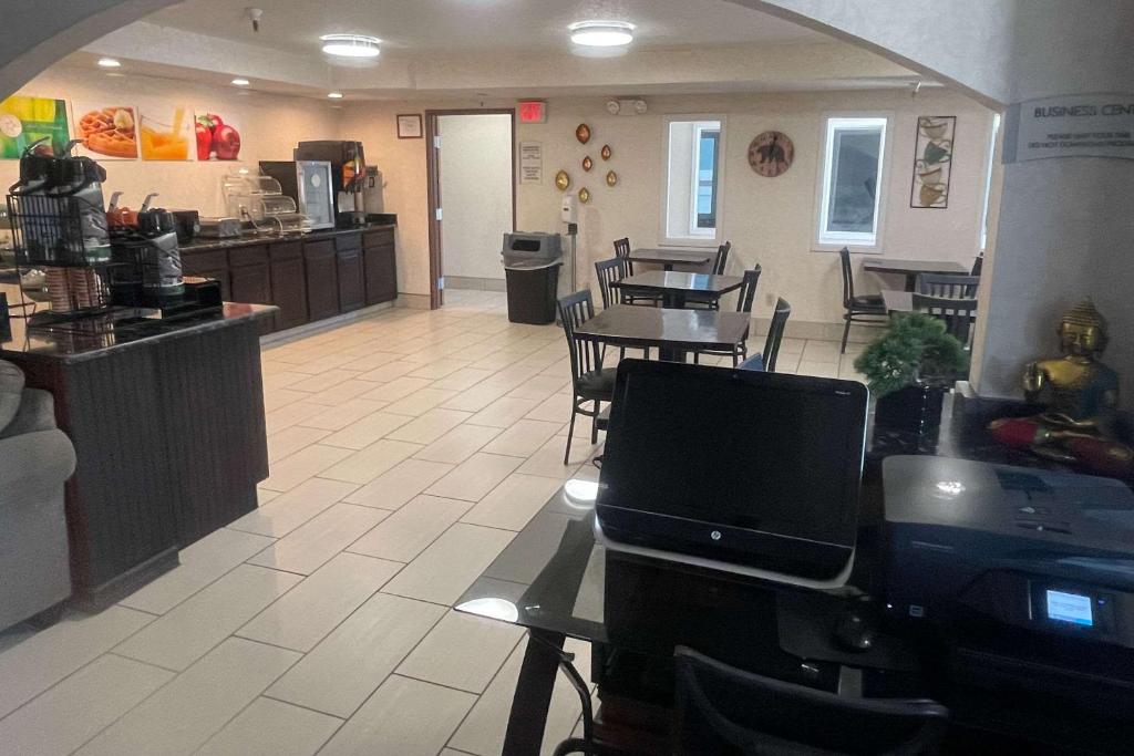Quality Inn Raton, NM photo