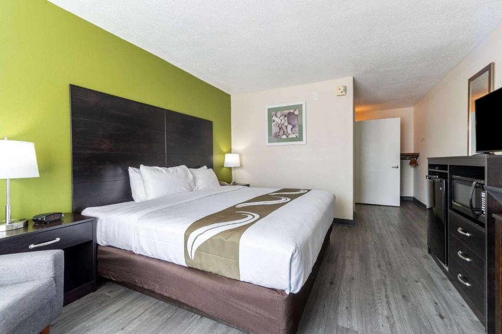 Quality Inn & Suites Vandalia near I-70 and Hwy 51 - Camera King - Accesso Disabili