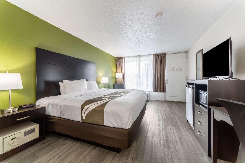 Quality Inn & Suites Vandalia near I-70 and Hwy 51 - Habitación King - Fumadores