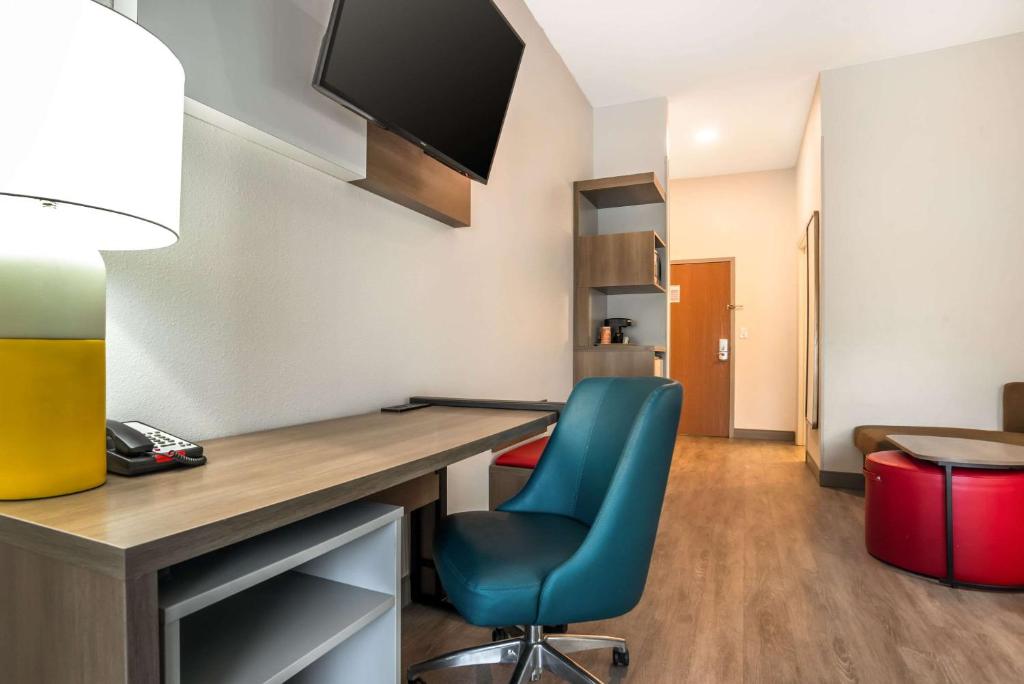 Comfort Inn & Suites Crestview South photo