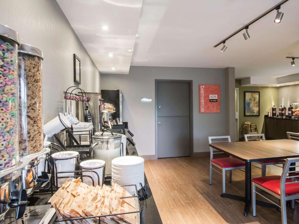 Comfort Inn Airport East - Resim 29