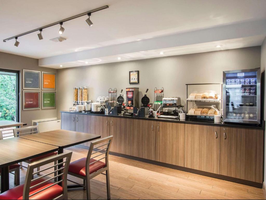 Comfort Inn Airport East - Resim 3