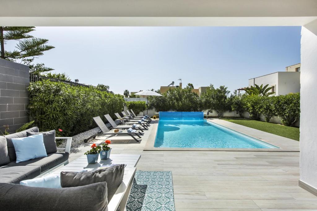 Blue Villa 3 Bedroom Villa with Optional Heated Pool Galé Albufeira