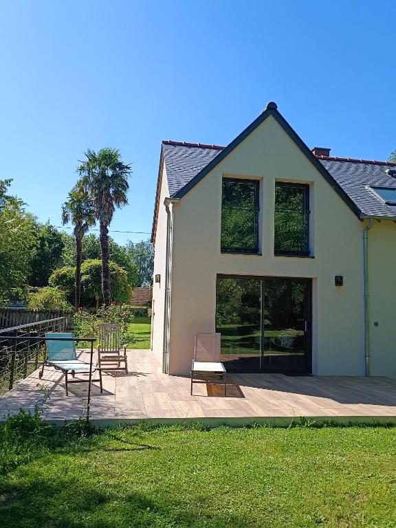 Vonkajšia záhrada v ubytovaní Gîte à côté de " la Java bleue" en bord de rivière