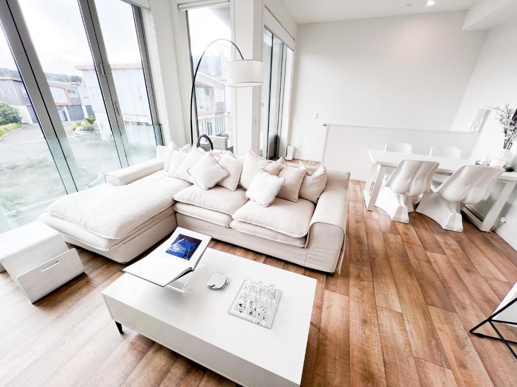 Luxury 2 Bedroom Apartment with cocktail bar and espresso machine - Resim 13