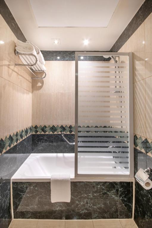 Triumph Plaza Hotel - 15