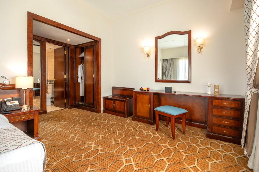 Triumph Plaza Hotel - 9