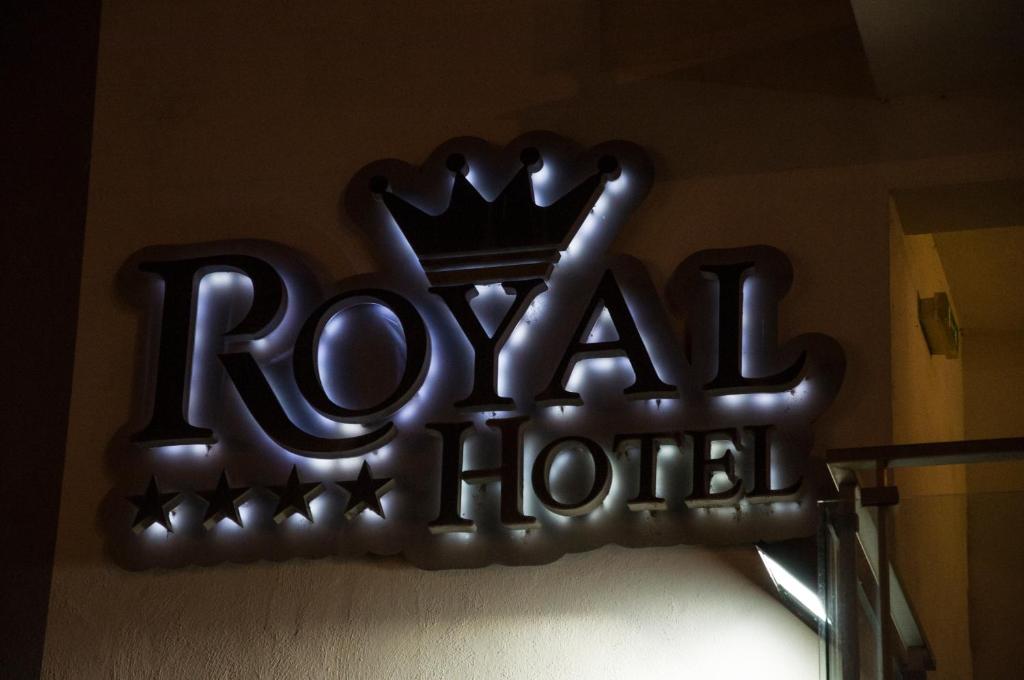 Certifikát, hodnocení, plakát nebo jiný dokument vystavený v ubytování Royal Hotel