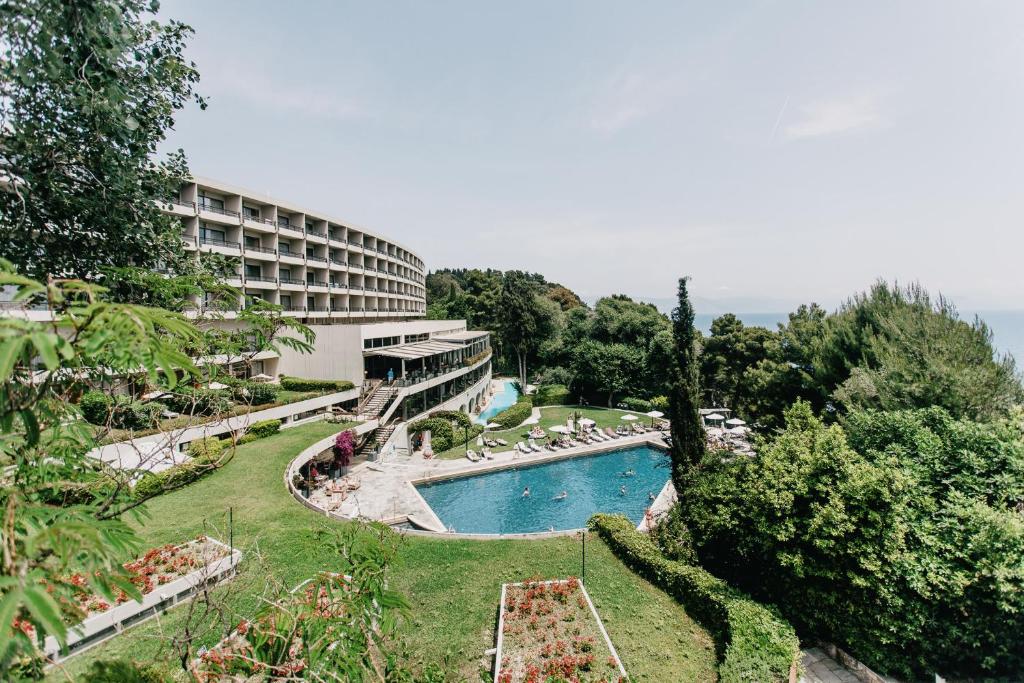 Bazén v ubytování Corfu Holiday Palace nebo v jeho okolí