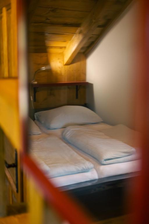 Postel nebo postele na pokoji v ubytování Srub Midla Čenkovice