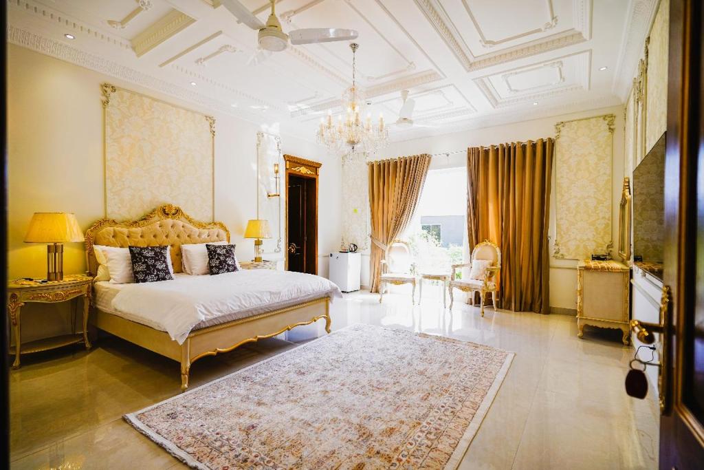 The Residence by Paramount Hospitality