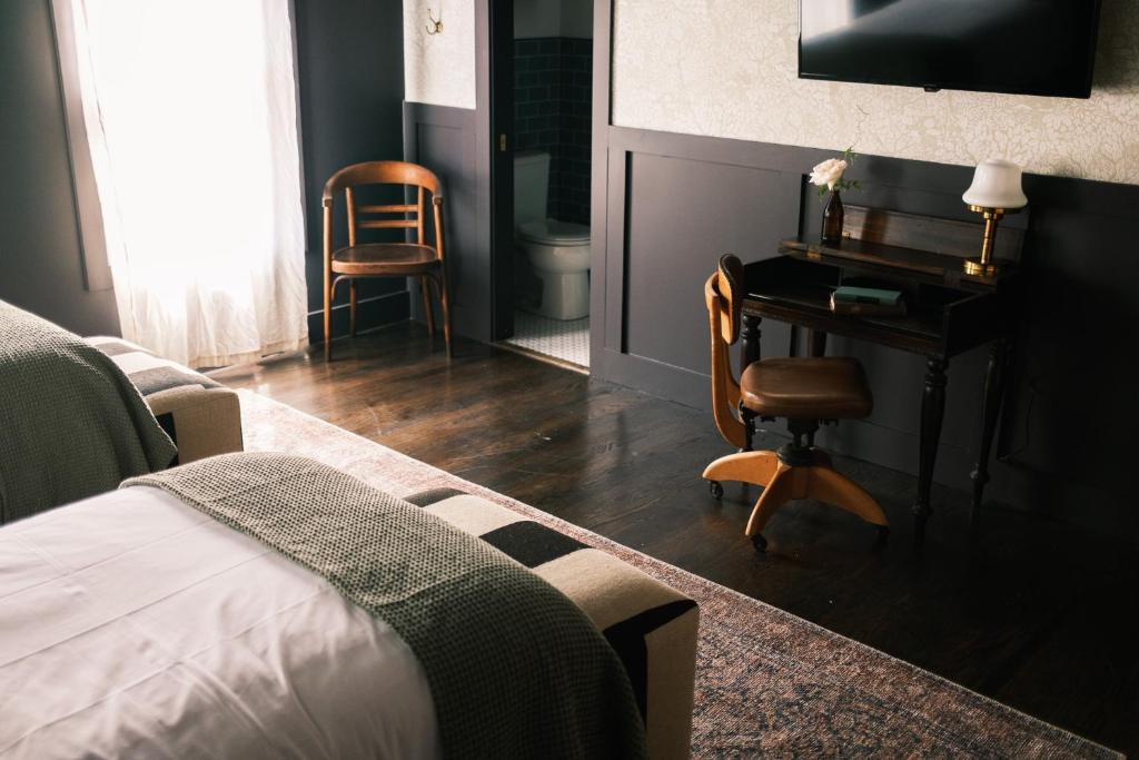 The Madison Hotel photo