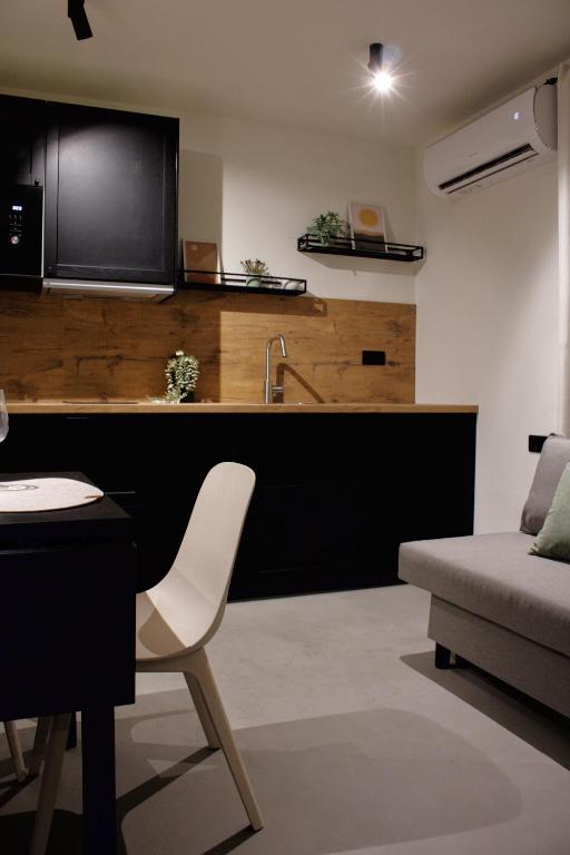 PaMar Downtown Apartments - 11