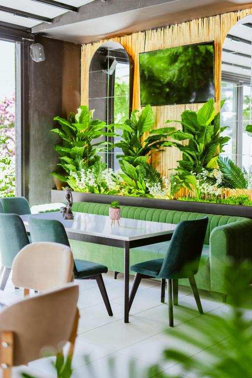 Een tuin van Andor Luxury Hotel & Duplex