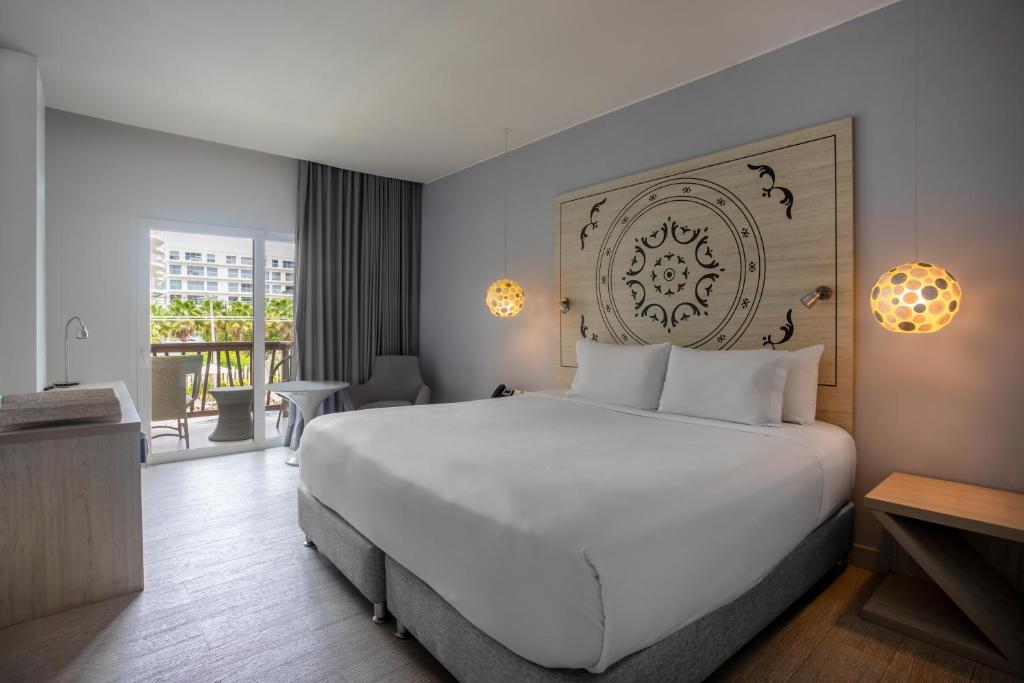 Karmairí Cartagena - Deluxe Room King Bed