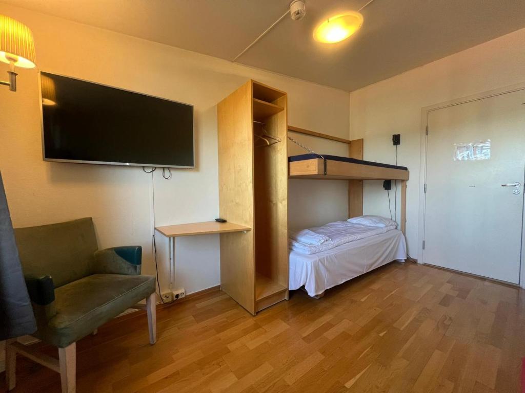 Beachfront Gjøvik Hovdetun Hostel - Tweepersoonskamer Met Aparte Bedden