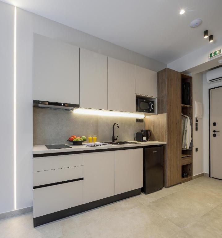 Loena Luxury Suites - 6