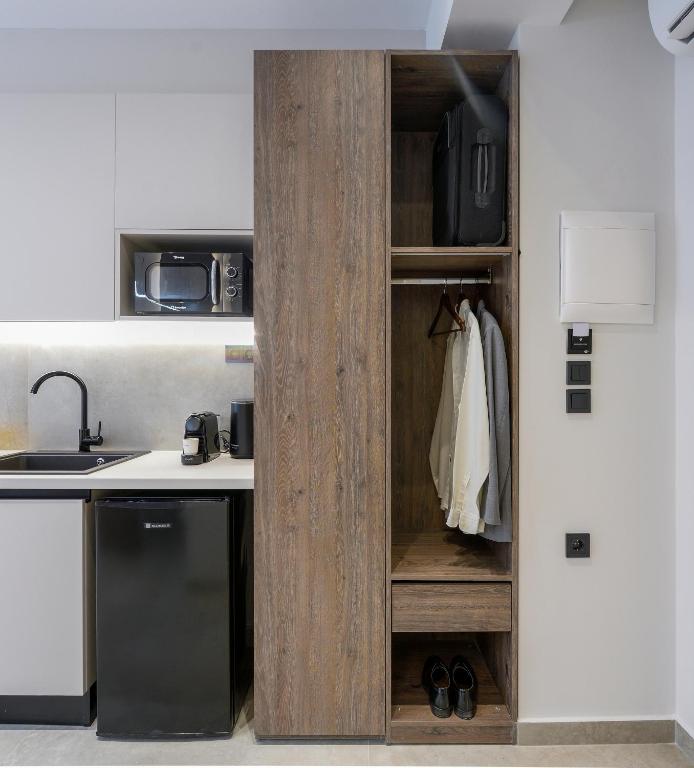 Loena Luxury Suites - 5