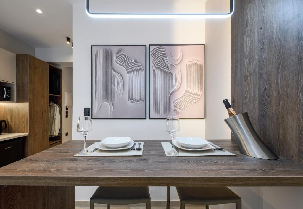 Loena Luxury Suites - 13