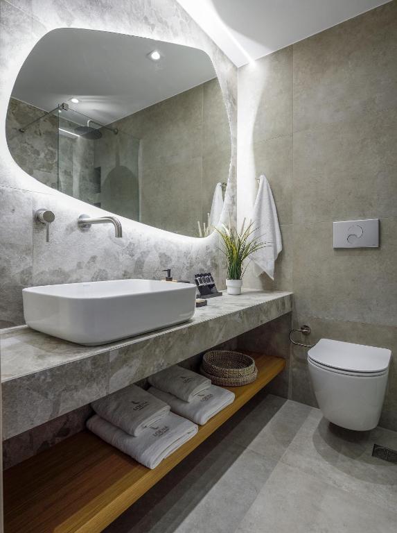 Loena Luxury Suites - 17