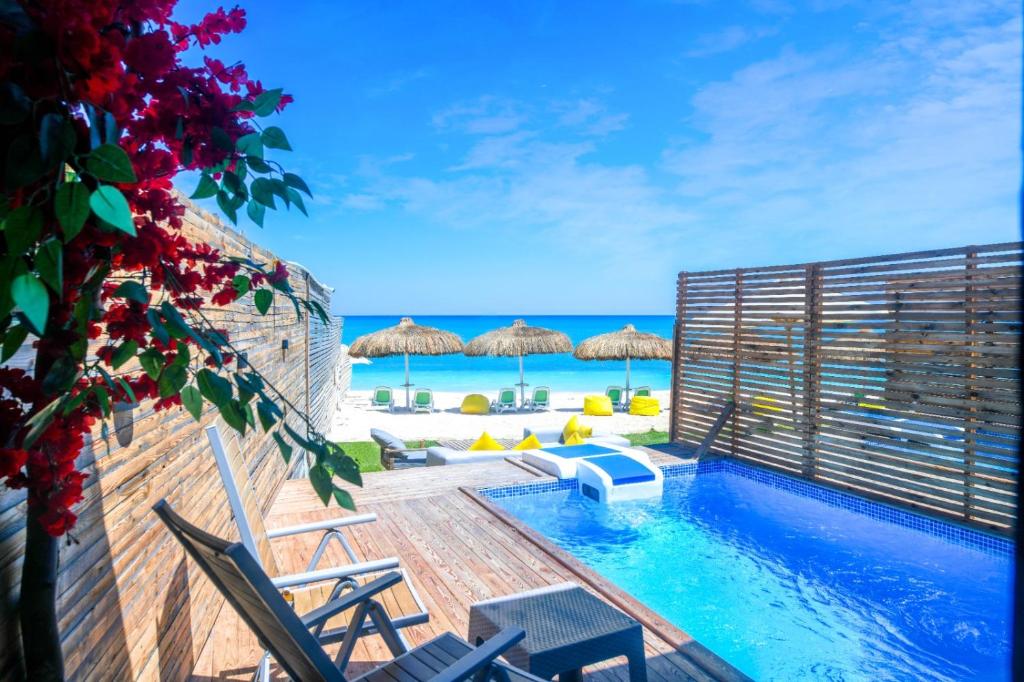 Bazén v ubytování XU Sidi Abdel Rahman Resort & Spa nebo v jeho okolí