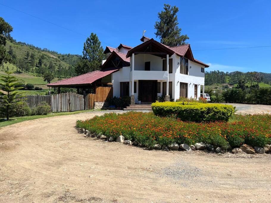 Villa Cipreses del Arroyo - Housity