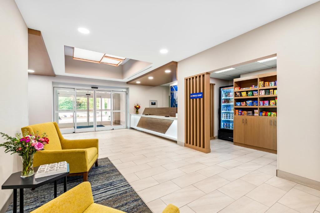 Holiday Inn Express & Suites Sylva / Dillsboro by IHG photo