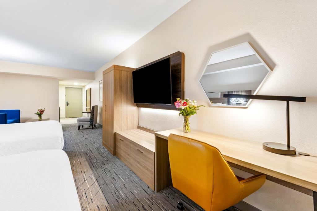 Holiday Inn Express & Suites Sylva / Dillsboro, an IHG Hotel - Habitación Queen Con Dos Camas Queen - Acceso A Discapacitados