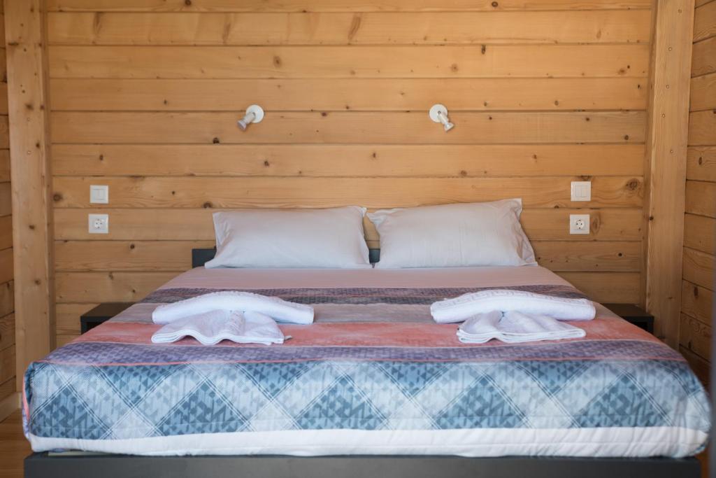 Stratos Wooden Apartment