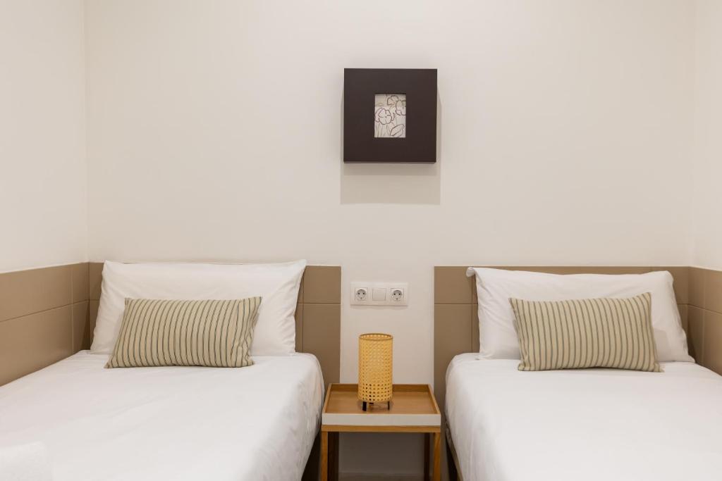 Decô Apartments Barcelona-Sants - Two-Bedroom Standard Apartment