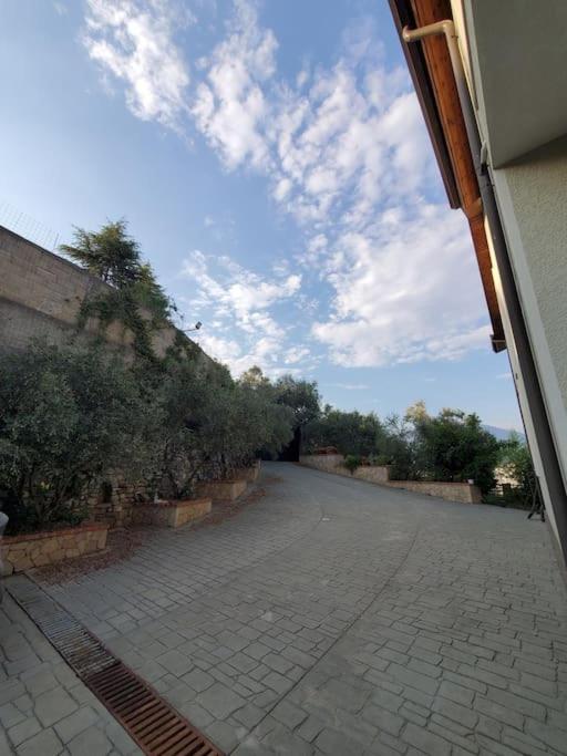 Fotografie z fotogalerie ubytování Private Hillside Villa near TEG Full Privacy v destinaci Tirana