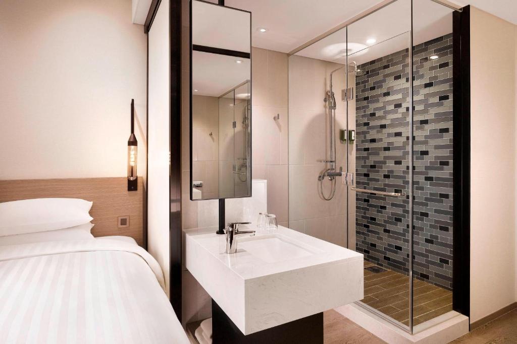 Koupelna v ubytování Fairfield by Marriott Seoul