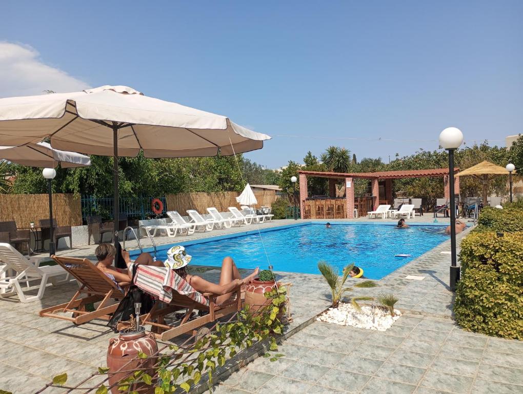 Bazén v ubytování Ero Aegina Hospitality nebo v jeho okolí