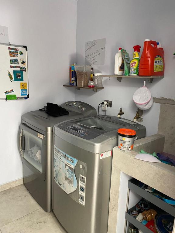 Kuchyň nebo kuchyňský kout v ubytování Habitación casa Andy