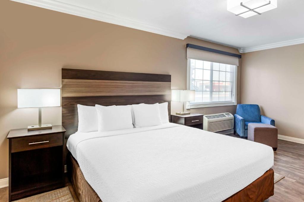 Best Western China Lake Inn photo